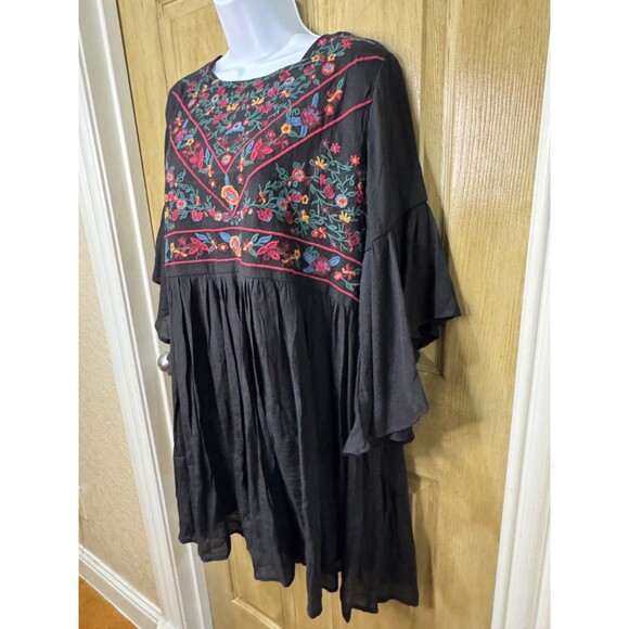 Umgee Black Flowy Embroidered Dress Medium Boho Festival size M - Picture 2 of 9